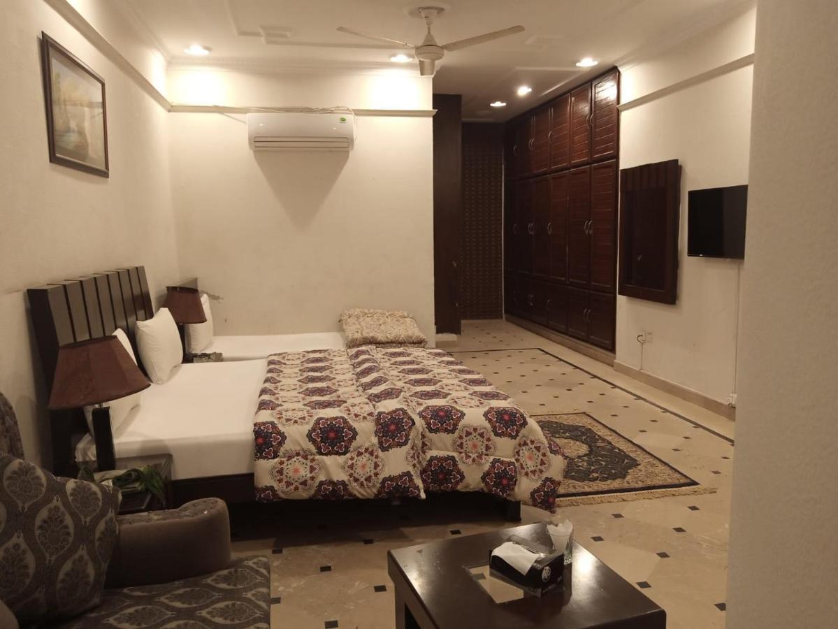 Mulberry Residence Luxury Rooms Исламабад Экстерьер фото