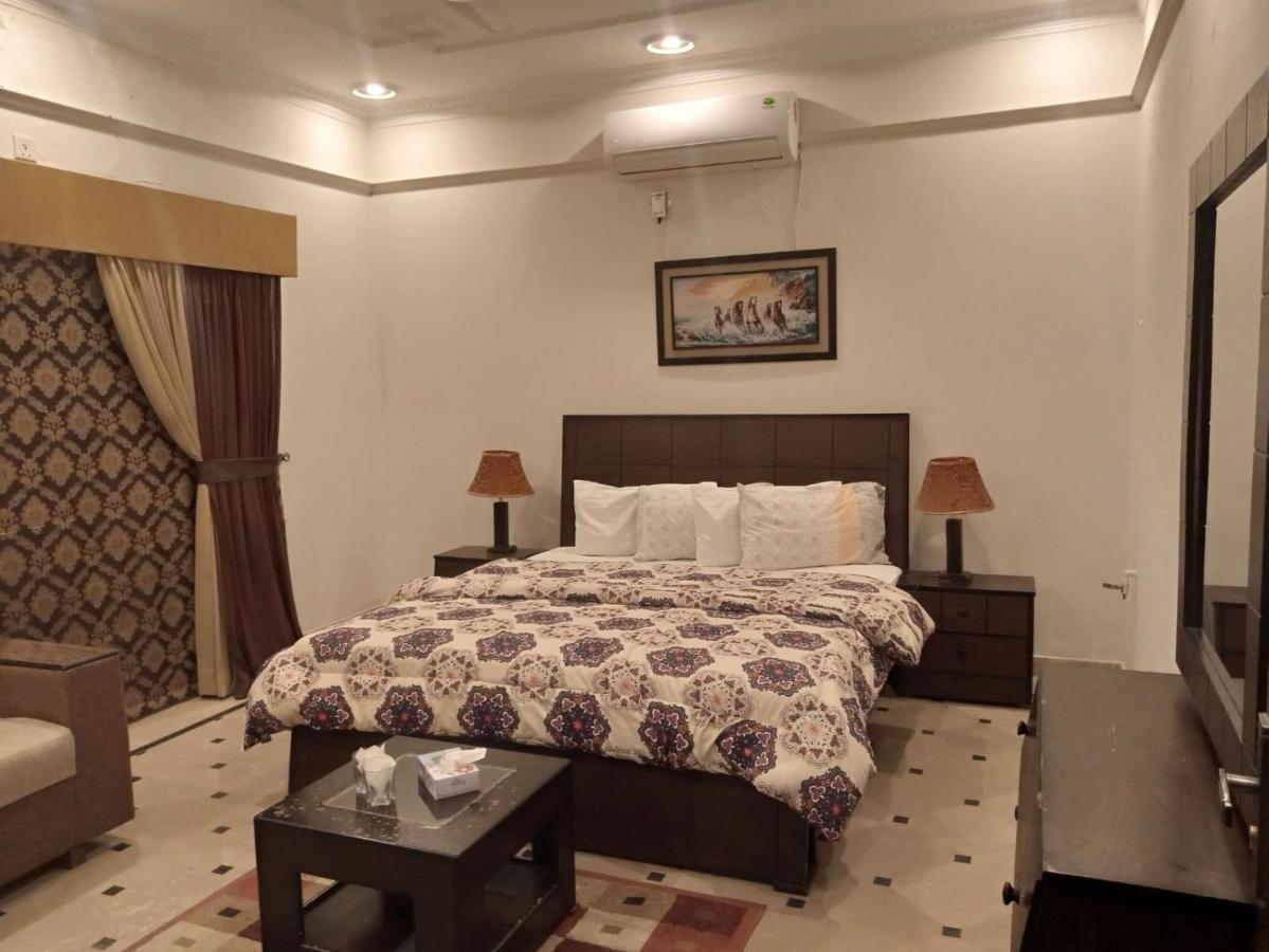 Mulberry Residence Luxury Rooms Исламабад Экстерьер фото