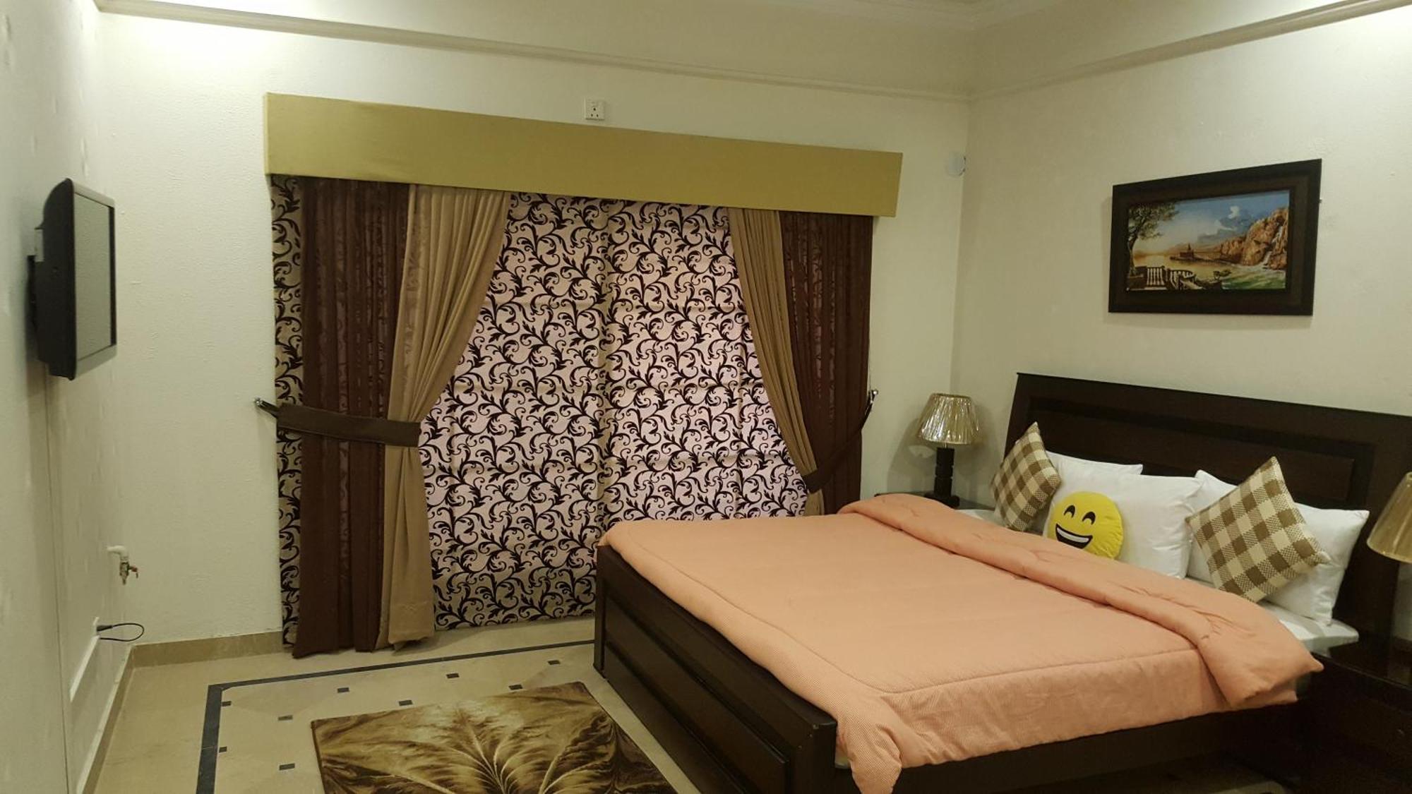Mulberry Residence Luxury Rooms Исламабад Экстерьер фото