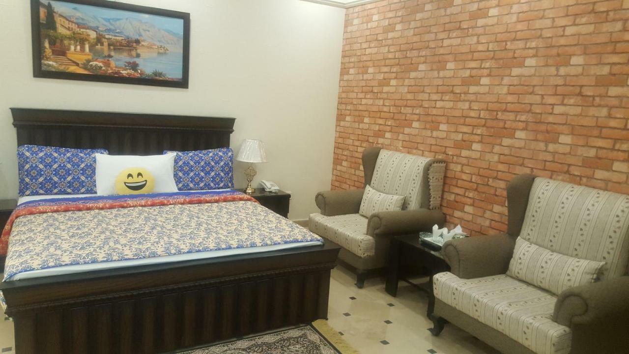 Mulberry Residence Luxury Rooms Исламабад Экстерьер фото