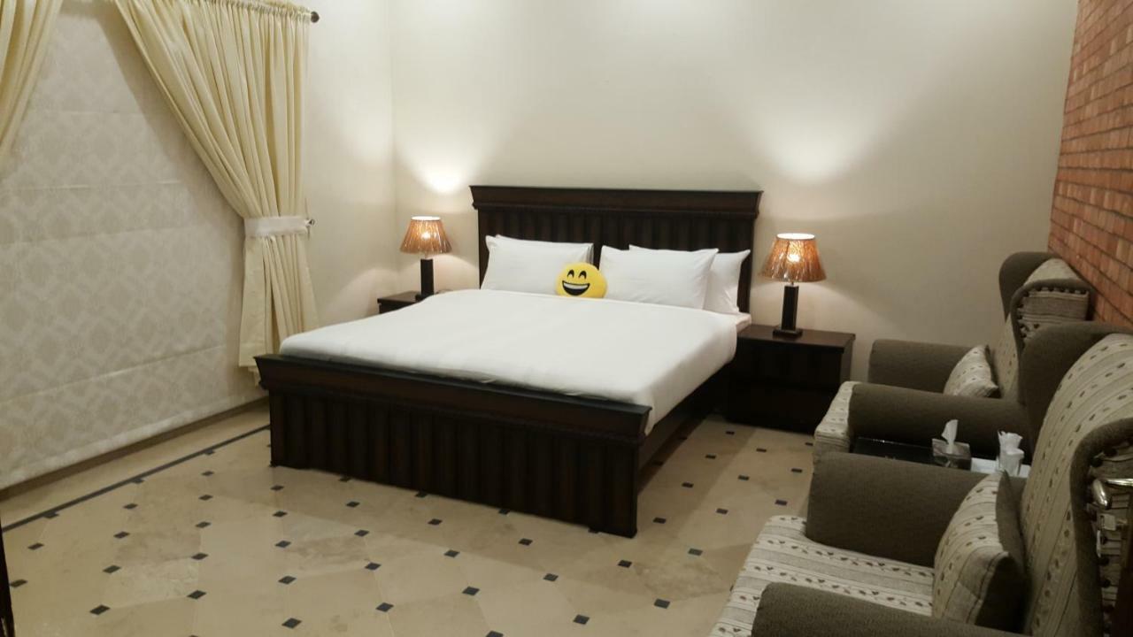 Mulberry Residence Luxury Rooms Исламабад Экстерьер фото