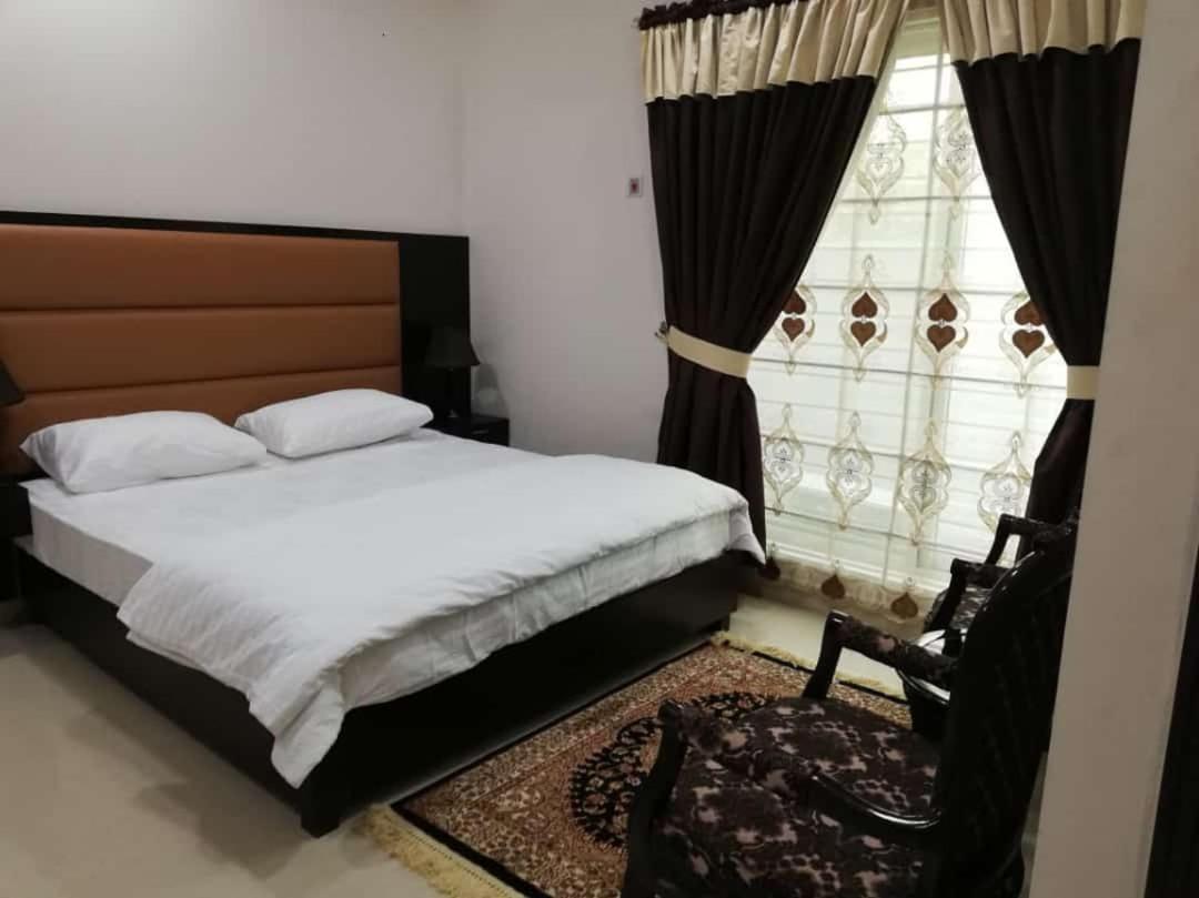 Mulberry Residence Luxury Rooms Исламабад Экстерьер фото